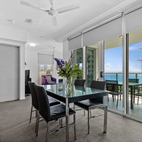 H On Mitchell Apartment Hotel - New South Wales Tourism  9
