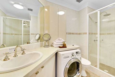 The Manor Apartment Hotel - New South Wales Tourism  1