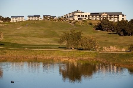 McCracken Country Club Hotel - New South Wales Tourism  0