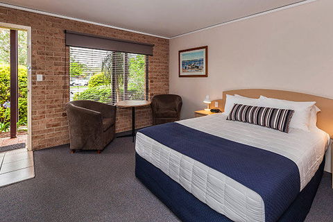 Macquarie Barracks Inn - New South Wales Tourism  1