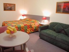 Princes Park Motor Inn - New South Wales Tourism  1