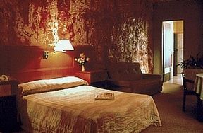 Desert Cave Hotel - New South Wales Tourism  2