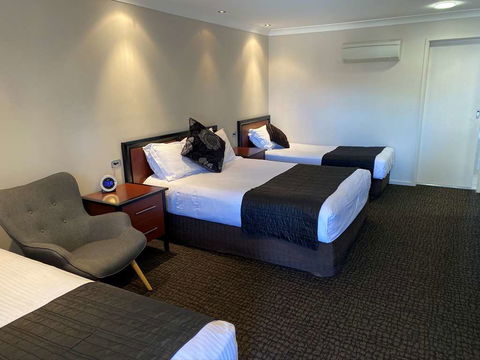 Best Western Plus All Settlers Motor Inn - New South Wales Tourism  1