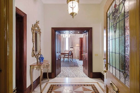 The Hotel Windsor - New South Wales Tourism  1