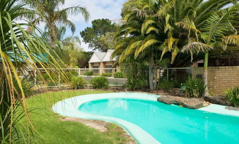 Tropicana Motor Inn - New South Wales Tourism  0