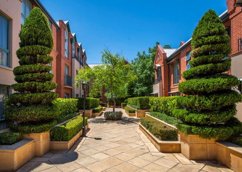 Majestic Old Lion Apartments - New South Wales Tourism  2