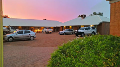 Mud Hut Motel - New South Wales Tourism  1