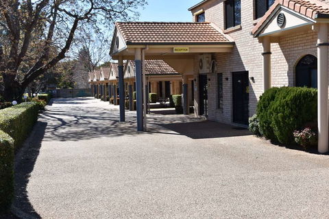 Best Western Tuscany On Tor Motor Inn - New South Wales Tourism  1
