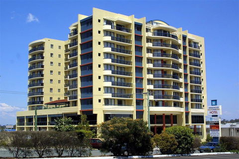 Springwood Tower Apartment Hotel - New South Wales Tourism  0