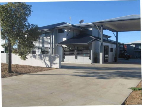 Royal Motel Miles - New South Wales Tourism  0