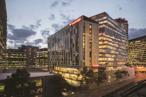 Travelodge Melbourne Docklands - New South Wales Tourism  0
