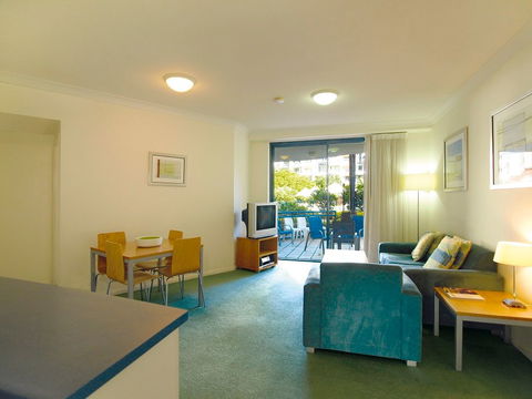 Oaks Calypso Plaza Resort - New South Wales Tourism  5