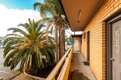 Boomerang Hotel - New South Wales Tourism  2