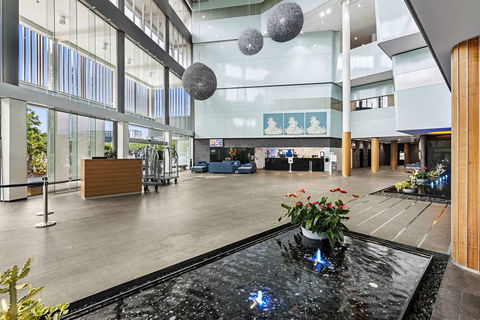 Shangri-La Hotel, The Marina - New South Wales Tourism  3
