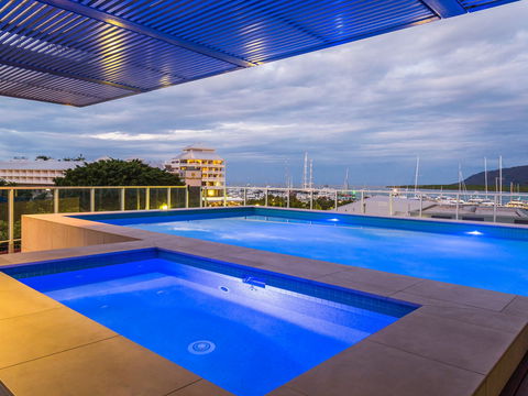 Sebel Cairns Harbour Lights - New South Wales Tourism  13
