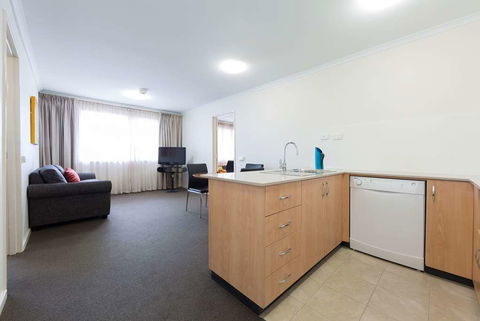 Ramada Encore By Wyndham Belconnen - New South Wales Tourism  2