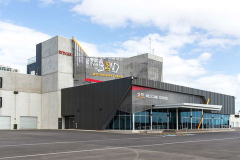 Rydges Pit Lane Hotel - New South Wales Tourism  0