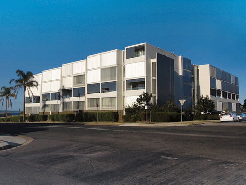 Oaks Lure - New South Wales Tourism  0