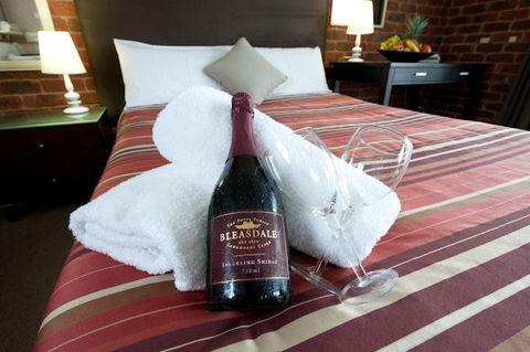 Admiral Motor Inn - New South Wales Tourism  2