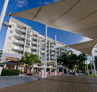 Oaks Waterfront Resort - New South Wales Tourism 