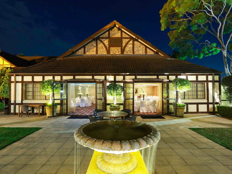 Grand Mercure The Hills Lodge - New South Wales Tourism  0