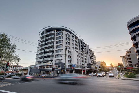 Adina Apartment Hotel Wollongong - New South Wales Tourism  2