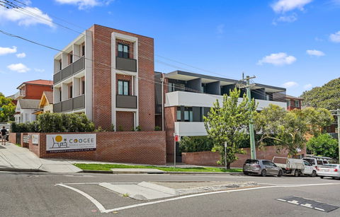 Coogee Studio Apartments - New South Wales Tourism  0