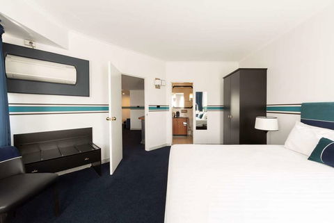 Ramada By Wyndham Diplomat Canberra - New South Wales Tourism  2