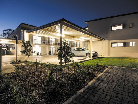 Oaks Middlemount - New South Wales Tourism  0