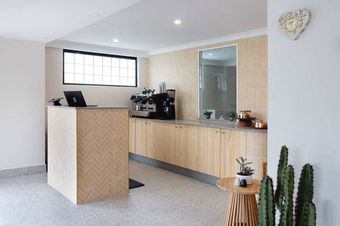 Hotel Hacienda - New South Wales Tourism  1