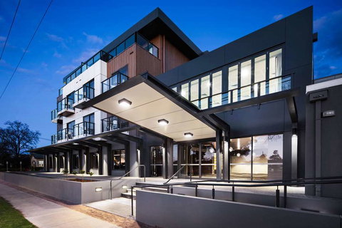 Quality Hotel Lakeside - New South Wales Tourism  1