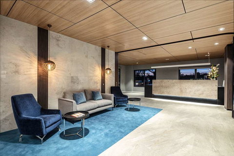 Quality Hotel Lakeside - New South Wales Tourism  2