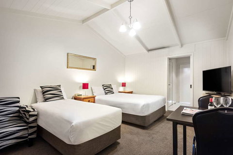 Quality Hotel Lakeside - New South Wales Tourism  6
