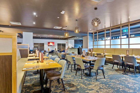 Quality Hotel Lakeside - New South Wales Tourism  11