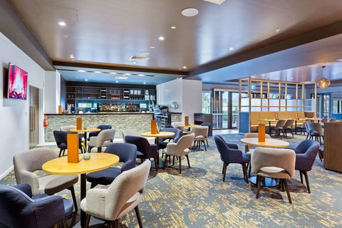 Quality Hotel Lakeside - New South Wales Tourism  12