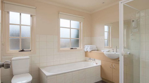 Country Club Villas - New South Wales Tourism  4