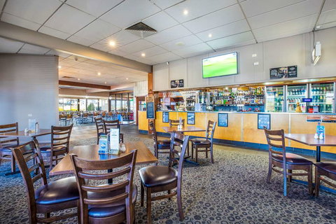 Nightcap at Riverside Hotel - New South Wales Tourism  6