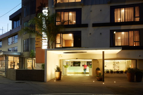 Cosmopolitan Hotel - New South Wales Tourism  0
