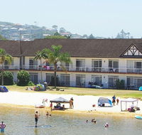 The Clan Lakeside Lodge - New South Wales Tourism 