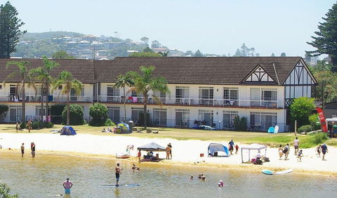 The Clan Lakeside Lodge - New South Wales Tourism  0