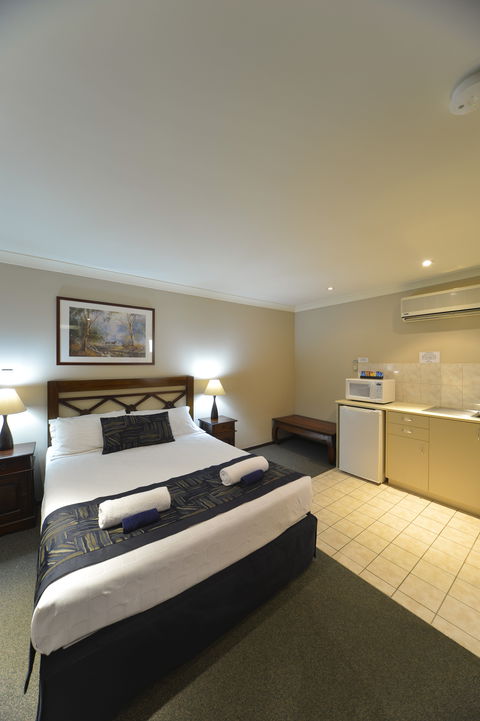 Wattle Grove Motel - New South Wales Tourism  2