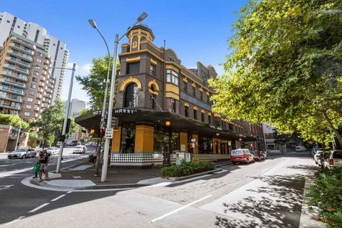 Hotel Harry, An Ascend Hotel - New South Wales Tourism  1