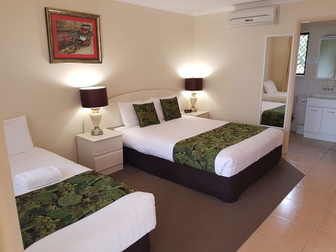 The Palms Motel, Chinchilla - New South Wales Tourism  1