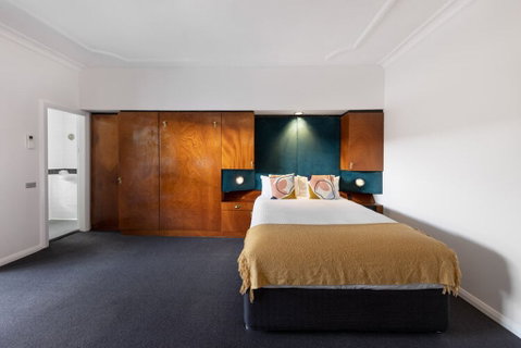 Regents Court - New South Wales Tourism  1