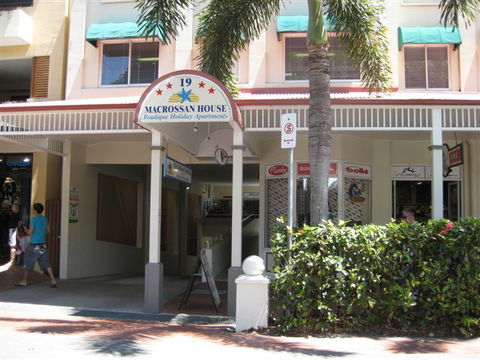 Macrossan House Boutique Holidays Apts - New South Wales Tourism  1