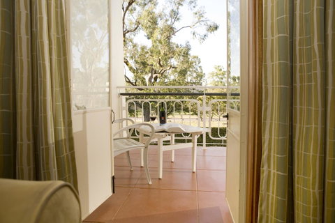 University House - ANU - New South Wales Tourism  5