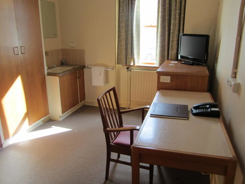 University House - ANU - New South Wales Tourism  44