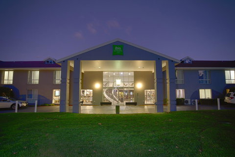 Ibis Styles Canberra - New South Wales Tourism  5