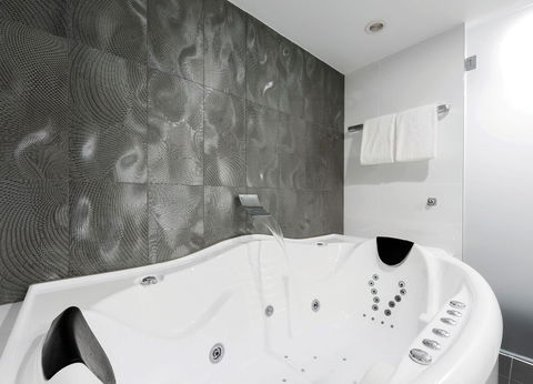 Avenue Hotel Canberra - New South Wales Tourism  4