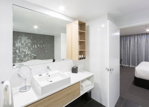 Avenue Hotel Canberra - New South Wales Tourism  11